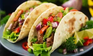 Ile kalorii ma tortilla z warzywami? Sprawdź, co wpływa na kaloryczność