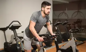 Ile kcal spala rowerek stacjonarny? Sprawdź, jak efektywnie ćwiczyć