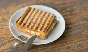 Ile jeden tost ma kalorii? Odkryj, dlaczego warto znać kaloryczność