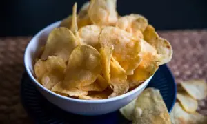 Ile kcal mają chipsy? Zaskakująca prawda o kaloryczności przekąsek