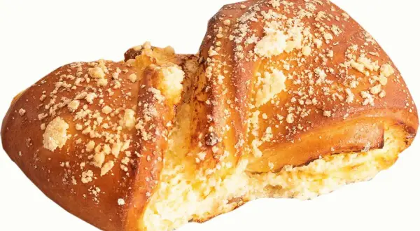 Ile kcal ma drożdżówka z serem? Poznaj dokładną wartość kaloryczną