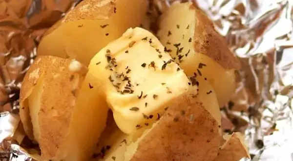 Ile kcal ma pieczone ziemniaki? Poznaj dokładną kaloryczność