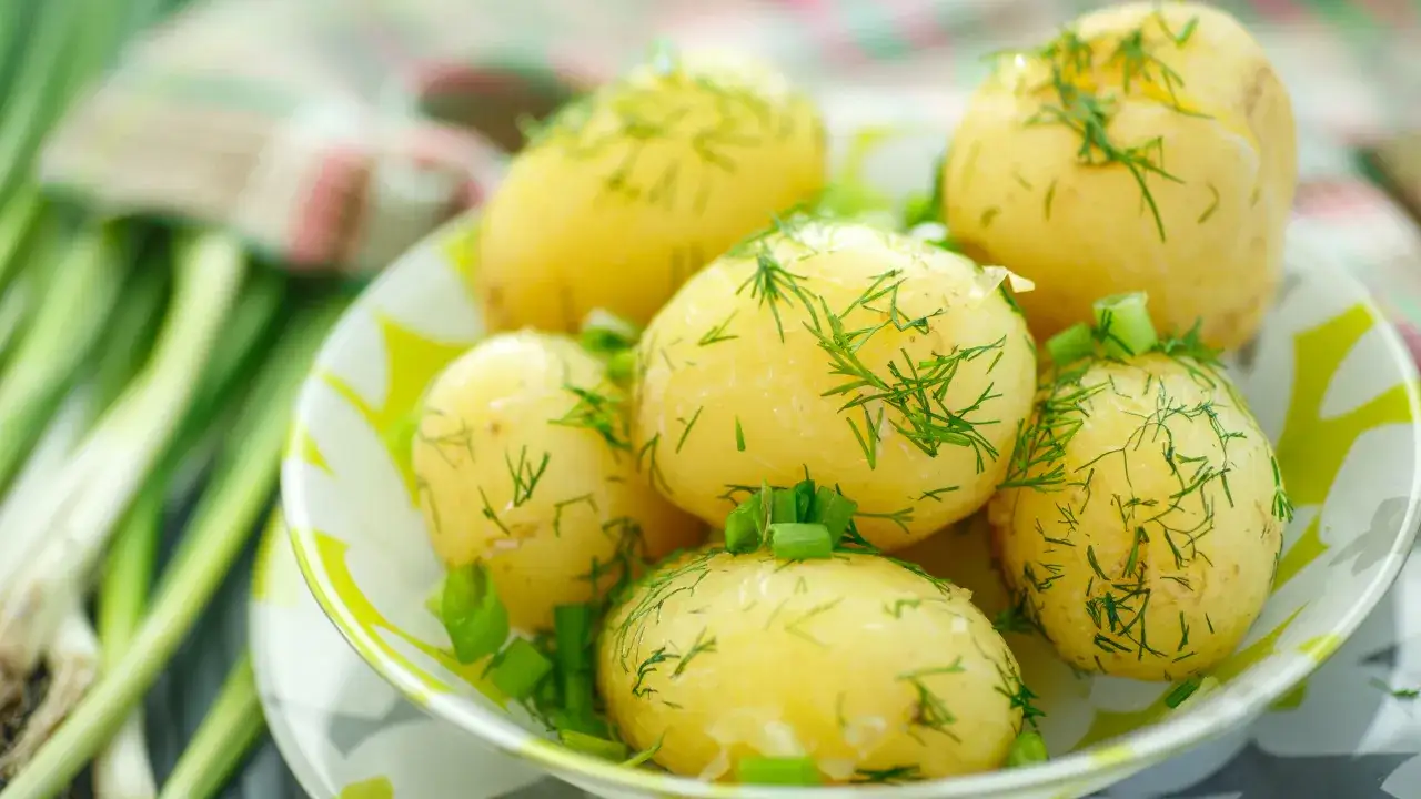 Zdjęcie Ile kalorii ma 100 g ziemniaków? Zaskakujące różnice w kaloryczności