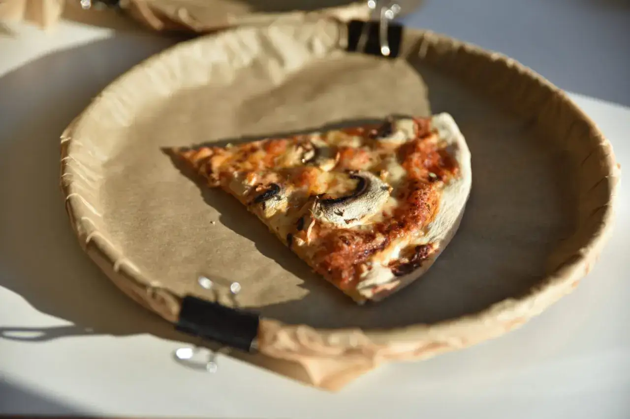 Zdjęcie Ile kalorii ma kawałek pizzy? Poznaj prawdę o kaloryczności