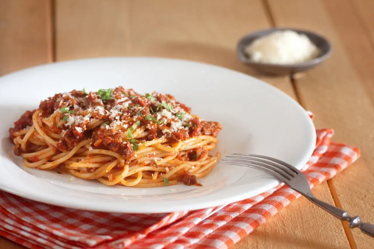 Zdjęcie Ile kalorii ma spaghetti bolognese? Poznaj wartość odżywczą dania