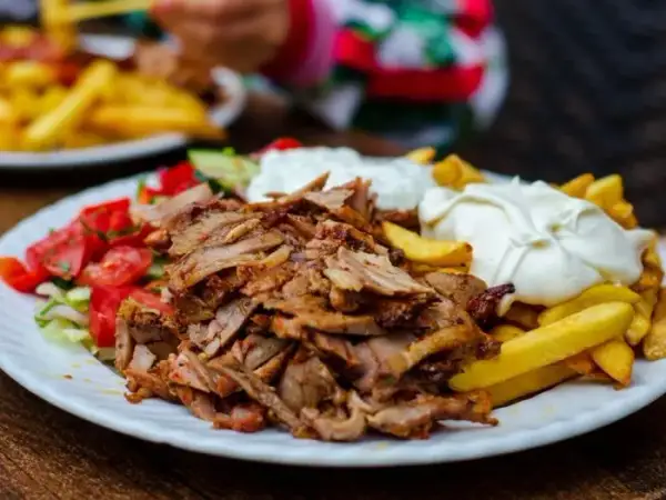 Czy kebab tuczy? Odkryj kaloryczność i wpływ na wagę