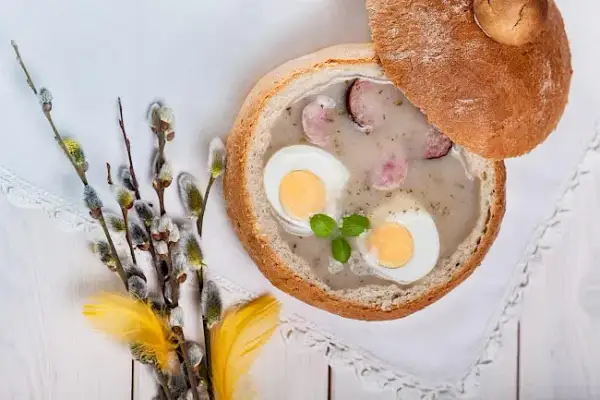 Żurek ile kcal? Poznaj wartość energetyczną polskiej zupy